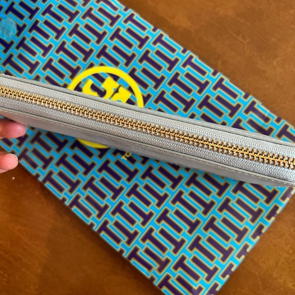 Tory Burch T Block Wallet - Picture 7 of 8